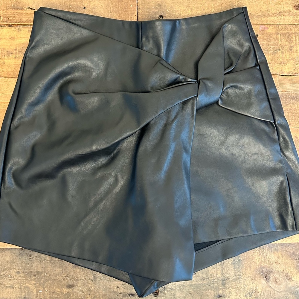 Cute black skort